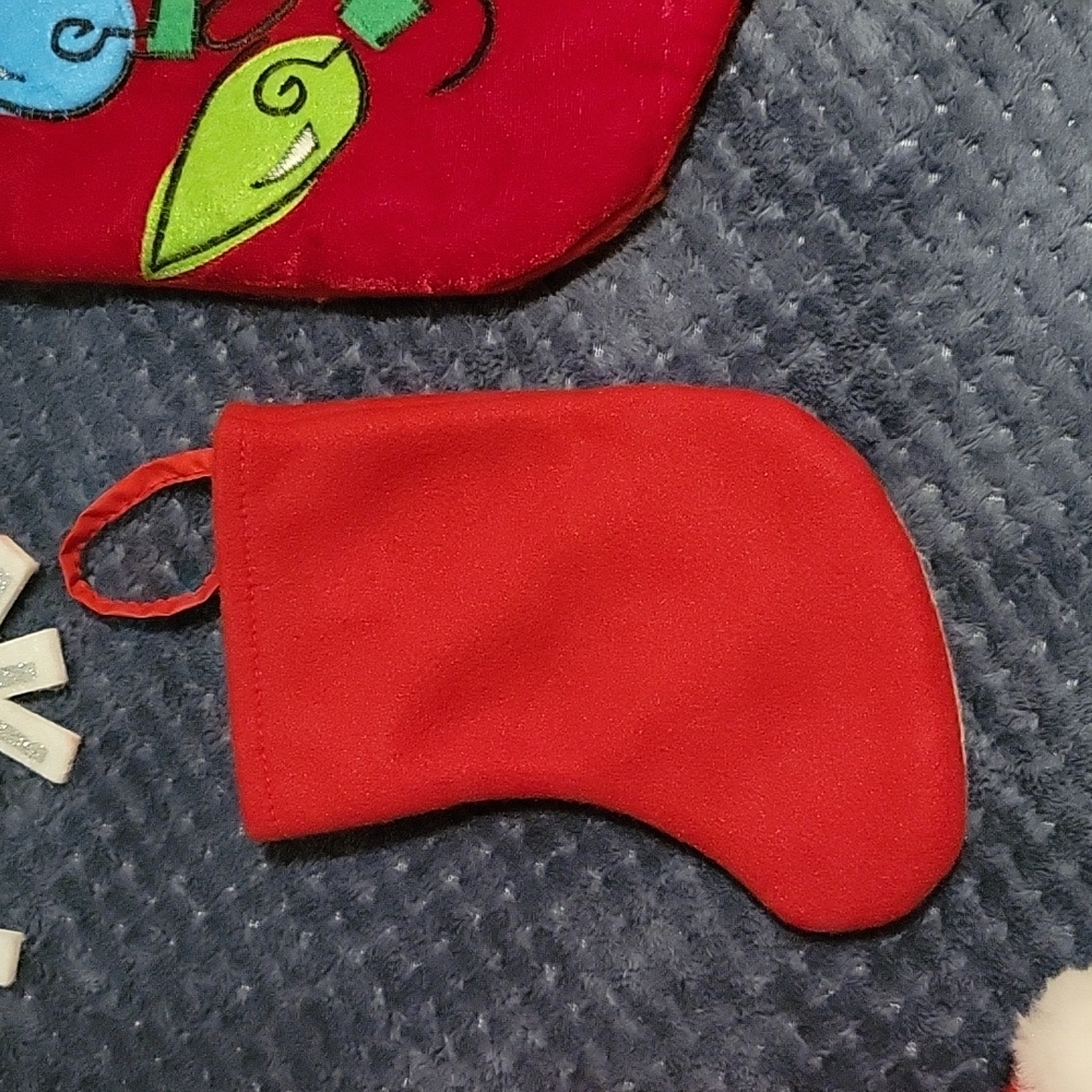 NEW SET OF 4 CHRISTMAS DECORATIONS - Picture 5 of 17